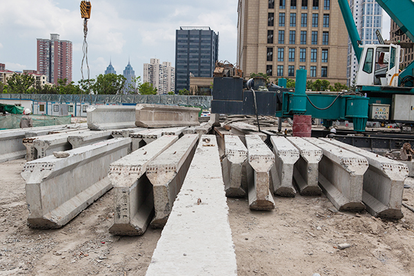 尊龙凯时官网网址智能ZYW240围护桩压桩机惊艳问世