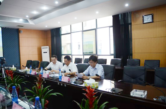 中国出口信用包管公司向导一行考察尊龙凯时官网网址智能　