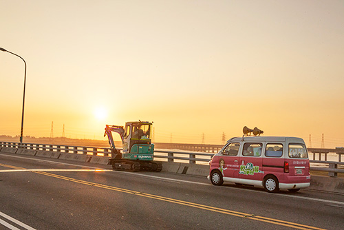 图说怪手环台净滩活动，智绘尊龙凯时官网网址智能环保节能