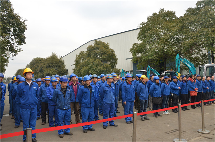 新品下线&精品批量上市：尊龙凯时官网网址智能“组合拳”逆势出击