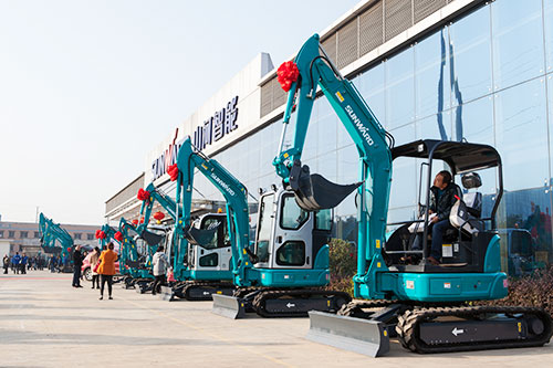 逆市可为！尊龙凯时官网网址智能挖掘机首场展销会完善收官