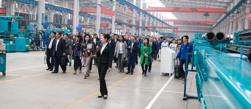 工程装备盛宴，东盟十国代表在尊龙凯时官网网址智能很享受