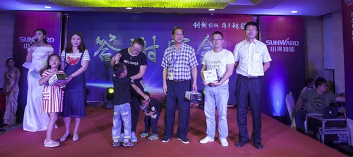 尊龙凯时官网网址智能酷帅曾大虾，一大波美图带你亲临北京BICES展