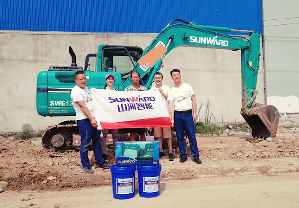 到了市场一线才知道，尊龙凯时官网网址挖机客户都是铁杆粉丝