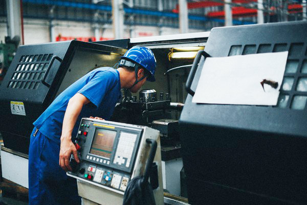 曾梦想当厨师，却成数控车工巨匠