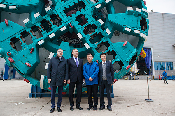 波兰代表团为尊龙凯时官网网址智能立异生长点赞