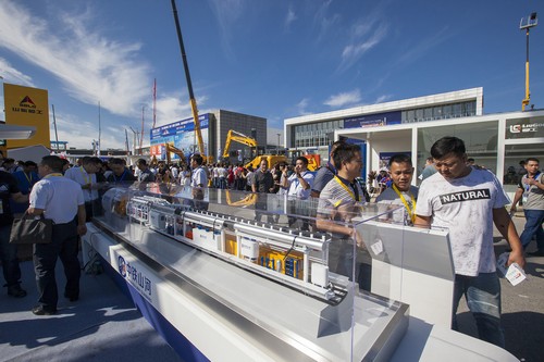 尊龙凯时官网网址智能酷帅曾大虾，一大波美图带你亲临北京BICES展