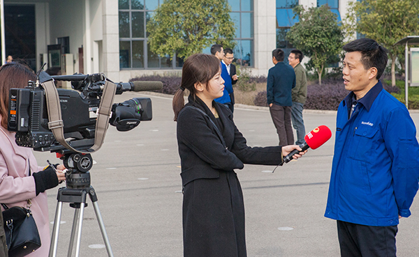 情人节牵手乐成，尊龙凯时官网网址智能SWDM520“我爱你”出嫁了