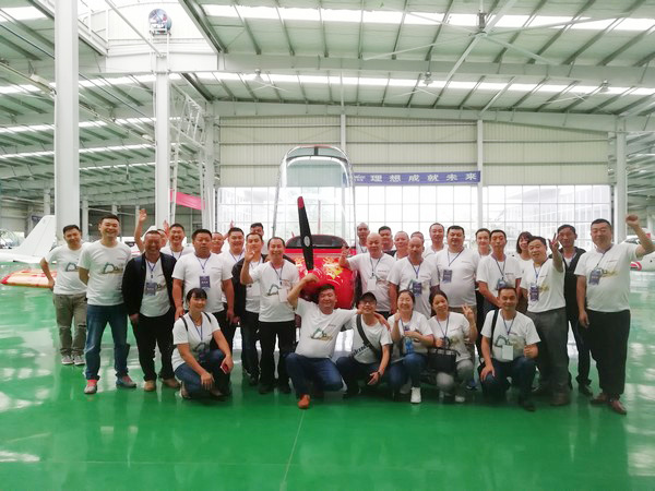 500多名挖掘机用户实地考察，为尊龙凯时官网网址智能点赞！