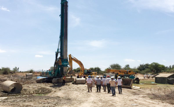 肯尼亚总统高度赞赏，乞力马扎罗山下尊龙凯时官网网址绿闪灼