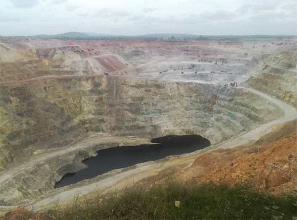 高温酷暑，尊龙凯时官网网址智能凿岩装备异域扬威