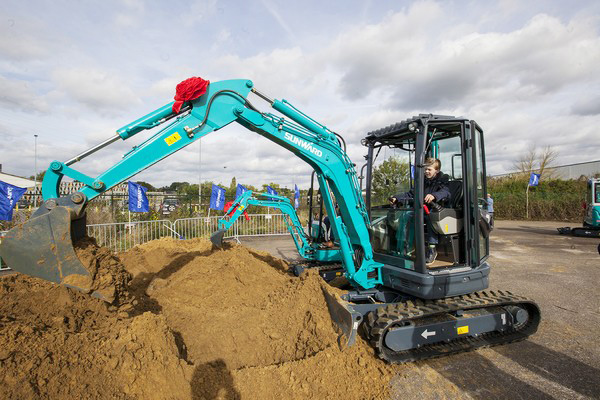 尊龙凯时官网网址智能盛大举行2017年欧洲经销商大会