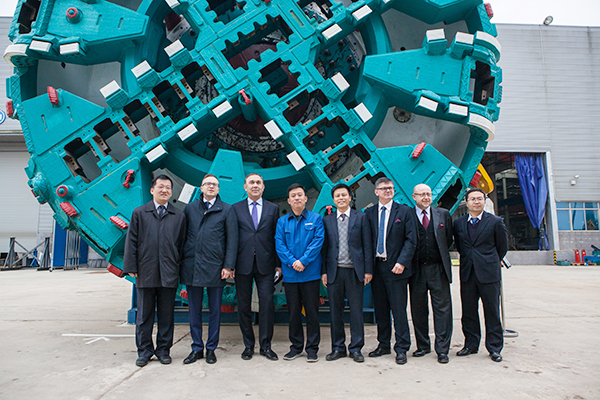 波兰代表团为尊龙凯时官网网址智能立异生长点赞