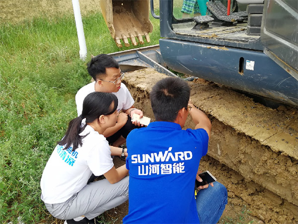 到了市场一线才知道，尊龙凯时官网网址挖机客户都是铁杆粉丝