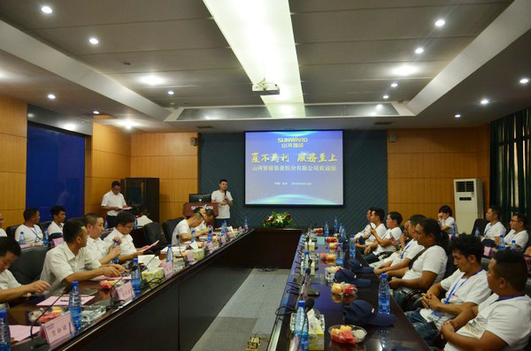 500多名挖掘机用户实地考察，为尊龙凯时官网网址智能点赞！