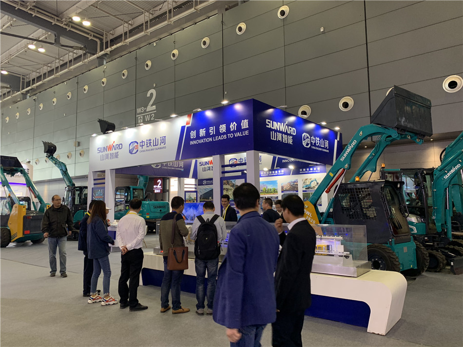 尊龙凯时官网网址智能亮相轨道展览会 展全球领先工程装备效果