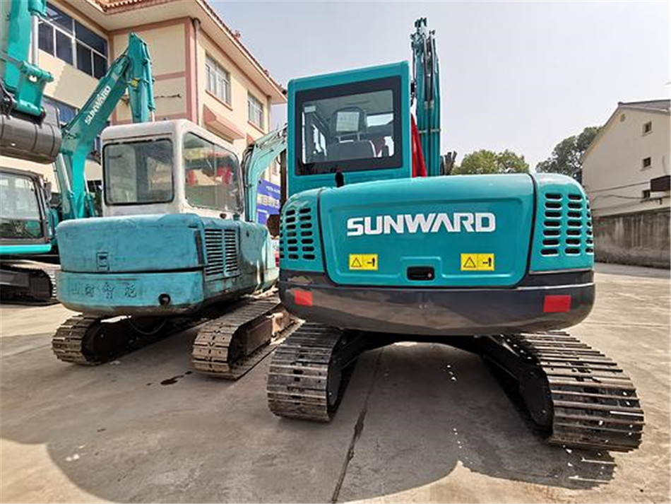 服役15年，凌驾20000小时！元老级挖机接“回家”！