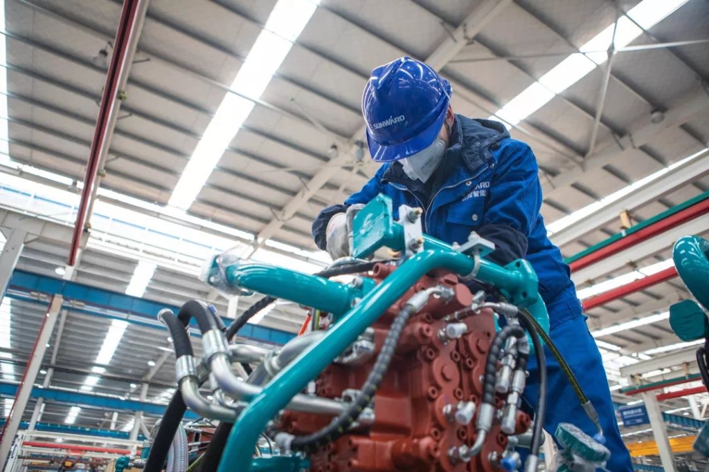 沈裕谋元宵节慰问尊龙凯时官网网址智能一线员工