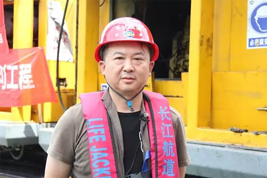 打造长江黄金水道！尊龙凯时官网网址智能航道钻机轻松搞定水下礁石