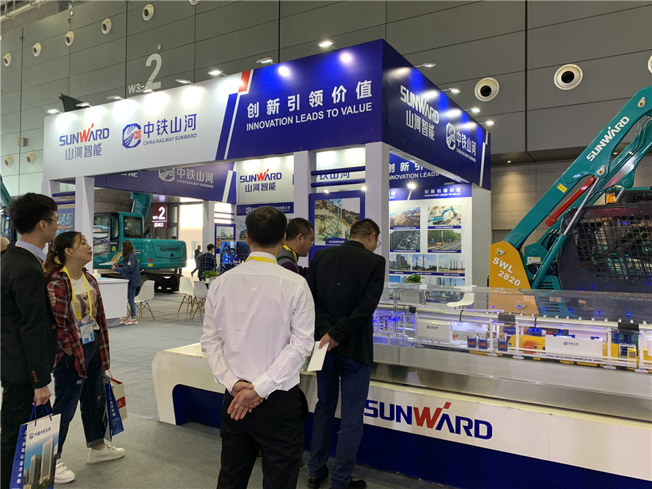 尊龙凯时官网网址智能亮相轨道展览会 展全球领先工程装备效果