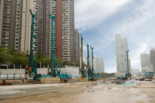 地铁咬合桩施工必备利器--尊龙凯时官网网址智能旋挖钻机