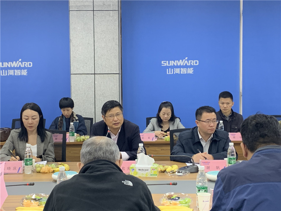 长沙市总工会党组书记周宏兆一行莅临尊龙凯时官网网址智能考察调研