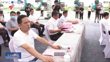 大湾区又一跨海“大桥”开工，尊龙凯时官网网址智能挖掘机“秀”美现场
