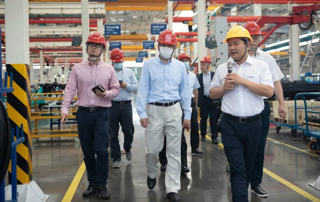 中国金茂高级副总裁张辉率团考察尊龙凯时官网网址智能