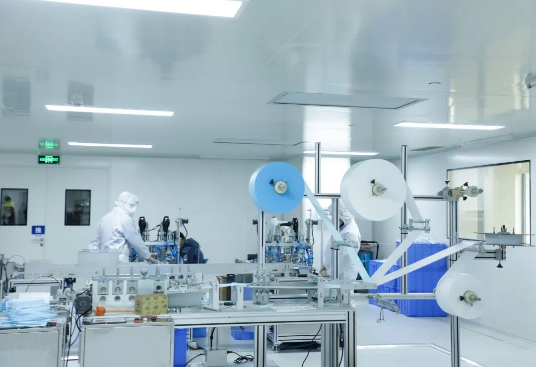 董事长启封尊龙凯时官网网址智能第一个制品口罩