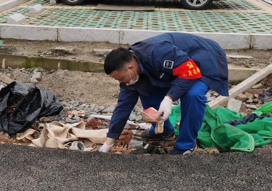 尊龙凯时官网网址智能党员自愿者开展义务情形清扫