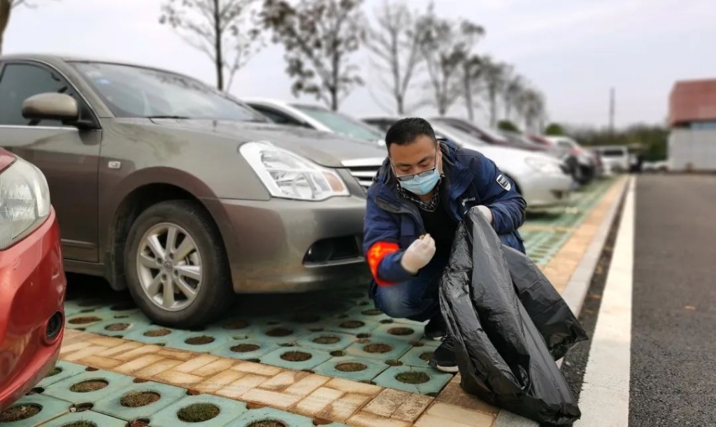 尊龙凯时官网网址智能党员自愿者开展义务情形清扫