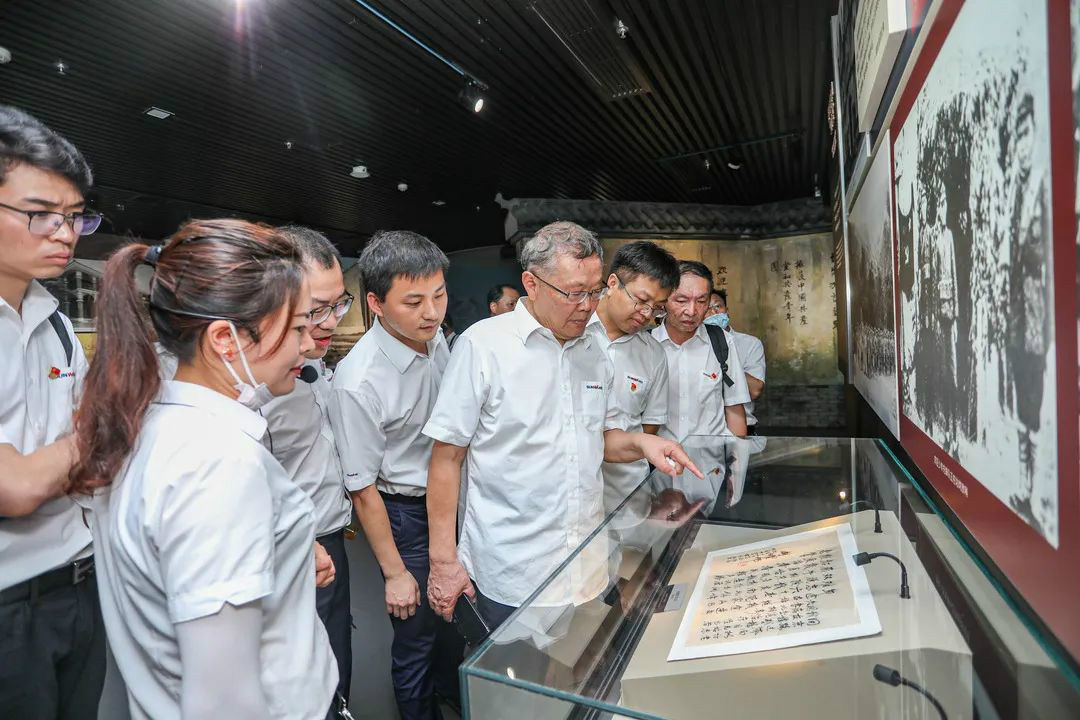 公正正直出清风正气，清廉自律塑优异形象——尊龙凯时官网网址智能开展中高层干部清廉教育活动