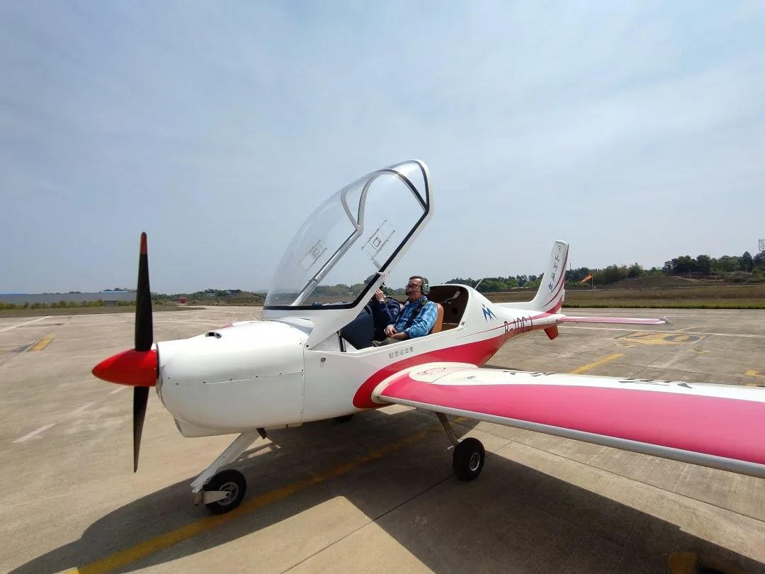 广州工控总司理张伟涛调研尊龙凯时官网网址航空