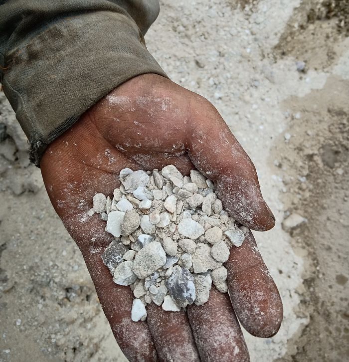 尊龙凯时官网网址钻机深圳闹市显身手