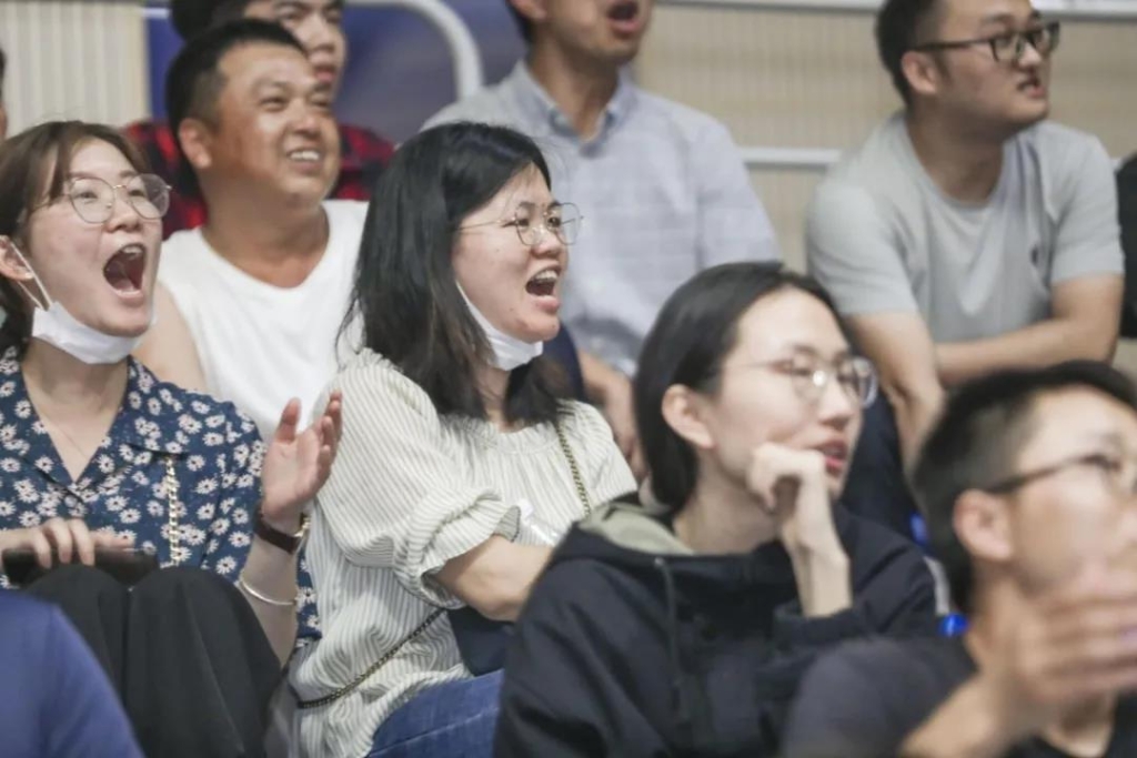 “520” 尊龙凯时官网网址智能以球会友中建五局三公司