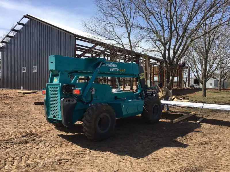 尊龙凯时官网网址智能新品叉装车批量下线发往美国