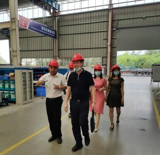 东莞客人考察尊龙凯时官网网址智能高空作业装备