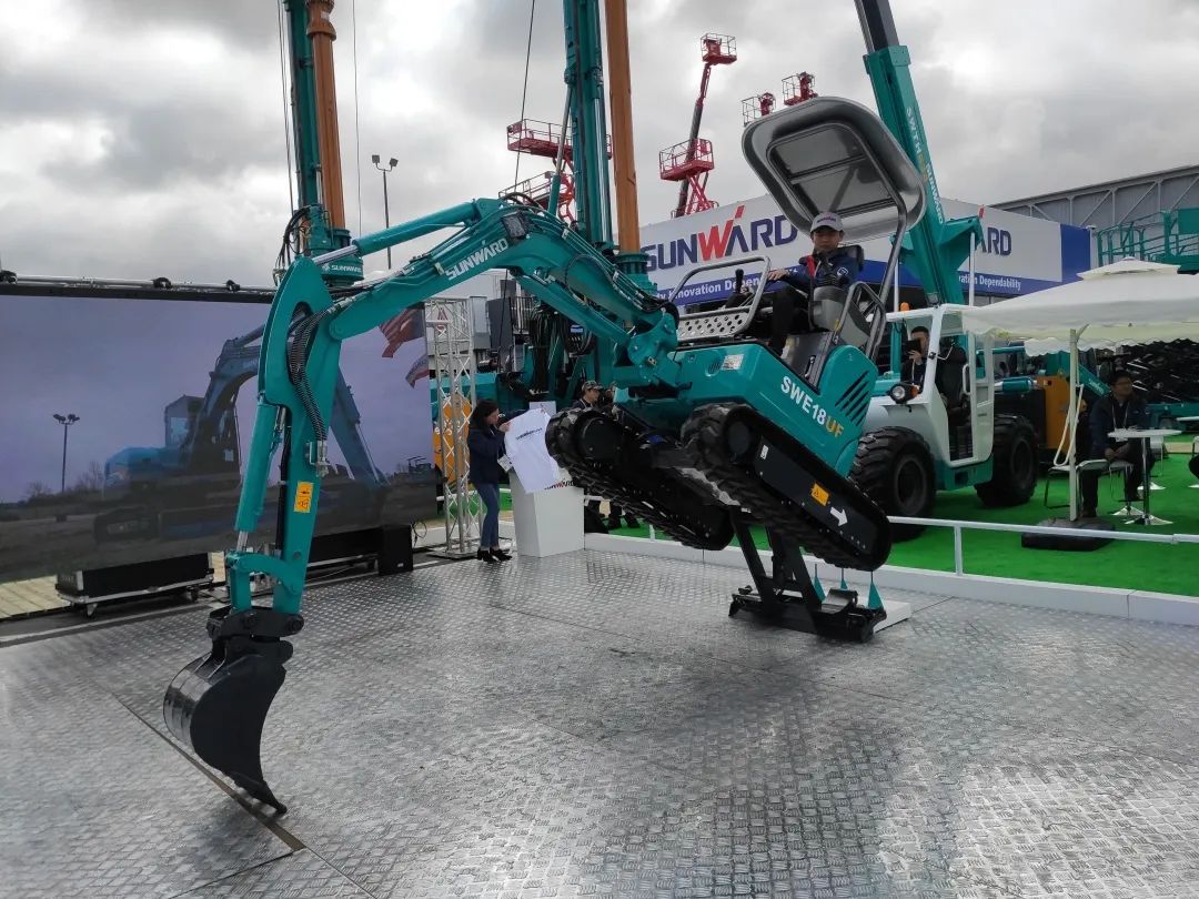 “卓越尊龙凯时官网网址”全球交流会暨新产品宣布圆满举行