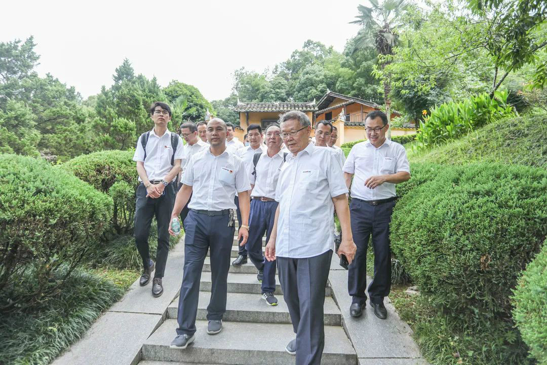 公正正直出清风正气，清廉自律塑优异形象——尊龙凯时官网网址智能开展中高层干部清廉教育活动