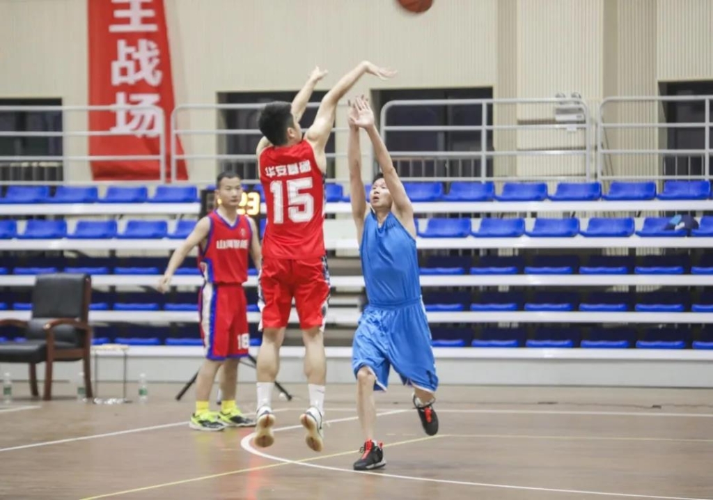 “520” 尊龙凯时官网网址智能以球会友中建五局三公司