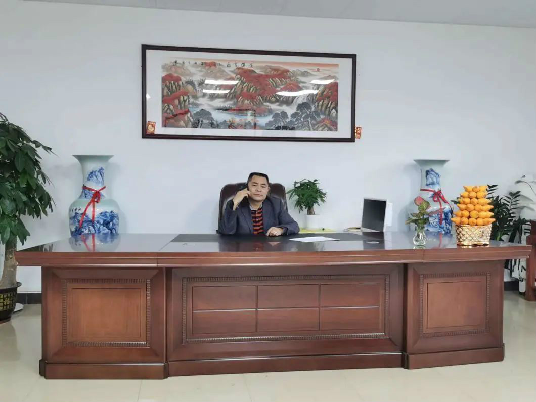 从事基础施工32年的老行家为尊龙凯时官网网址智能旋挖钻机代言