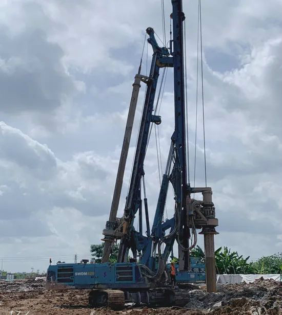 从事基础施工32年的老行家为尊龙凯时官网网址智能旋挖钻机代言