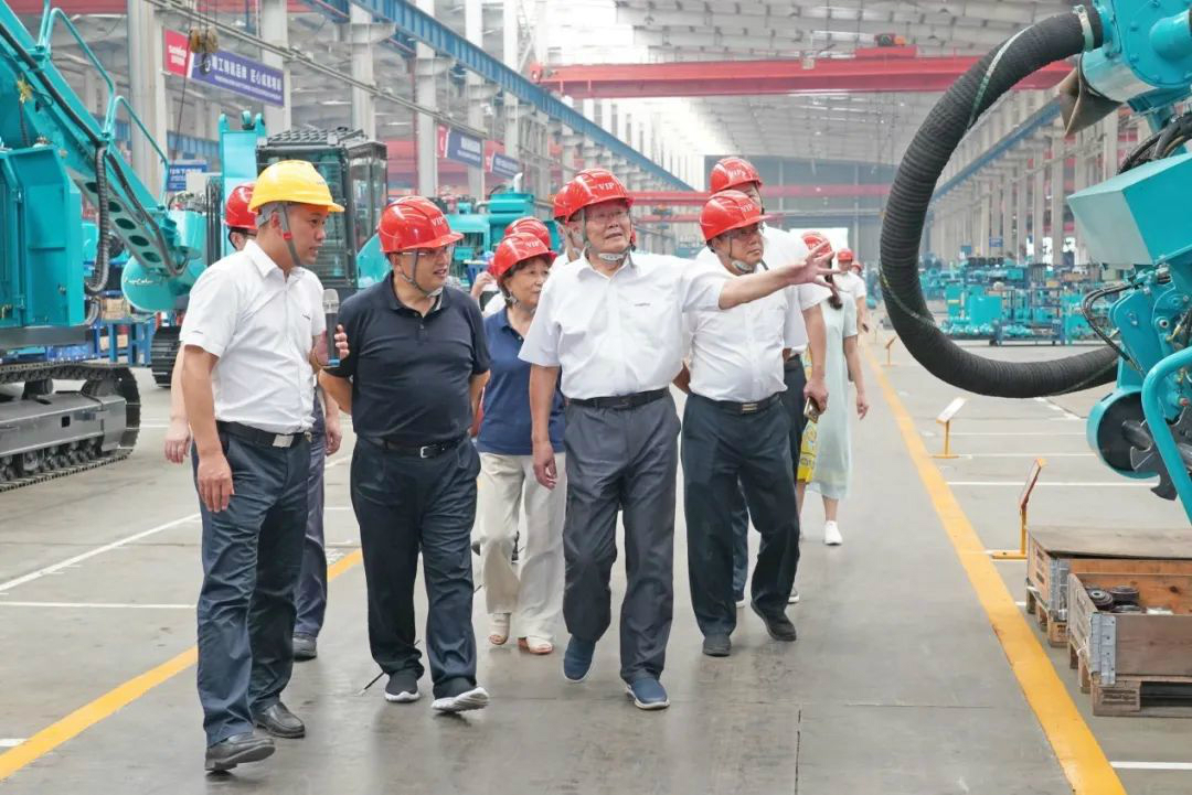 省人大常委会党组副书记、副主任王柯敏调研尊龙凯时官网网址智能