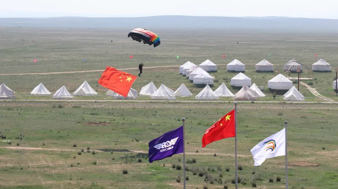 乌兰察布大草原,我来啦! 尊龙凯时官网网址SA60L阿若拉飞机“惊艳”航行大会