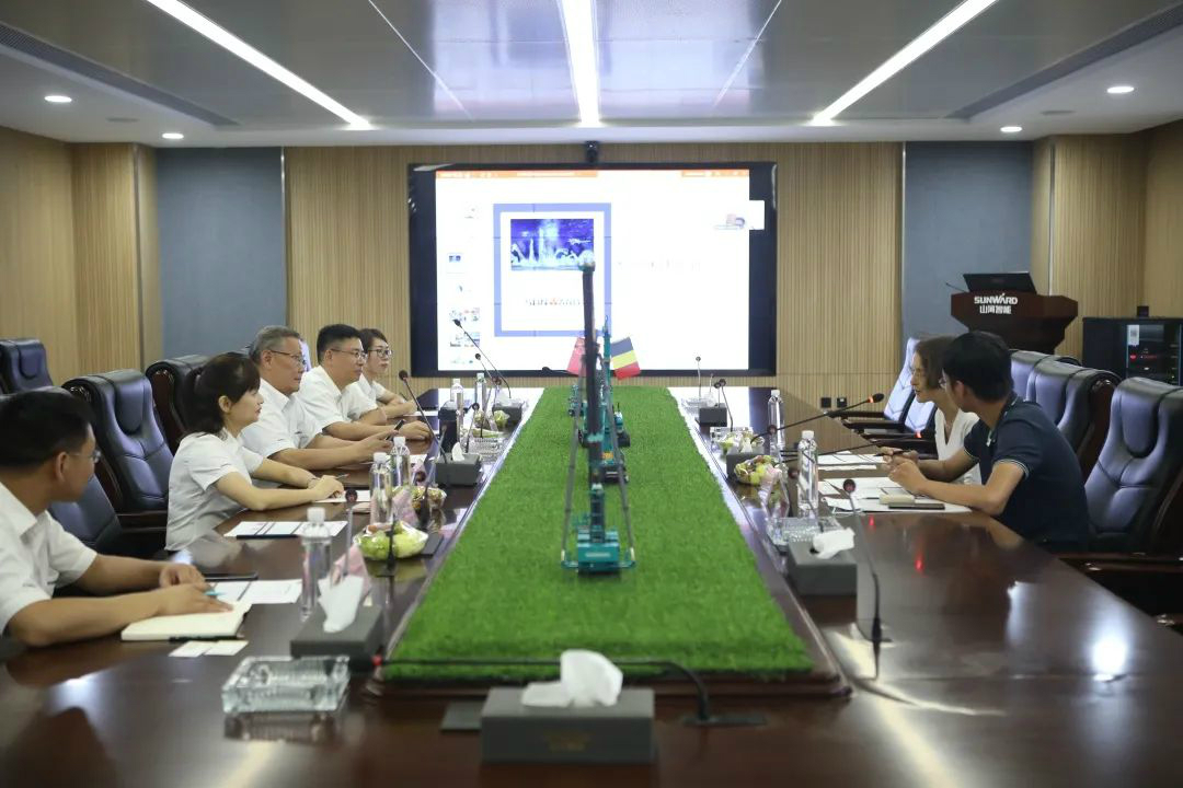 比利时商务领事到访尊龙凯时官网网址智能