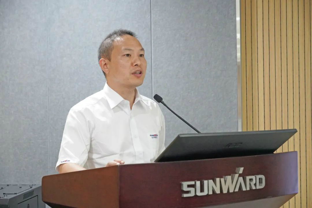 省人大常委会党组副书记、副主任王柯敏调研尊龙凯时官网网址智能