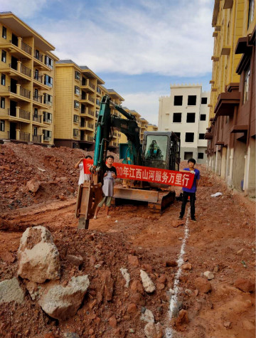 感恩相伴 关爱相随 ——江西尊龙凯时官网网址效劳万里行