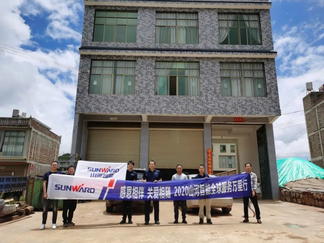 云南这个村有个挖掘机家族，创富有一套