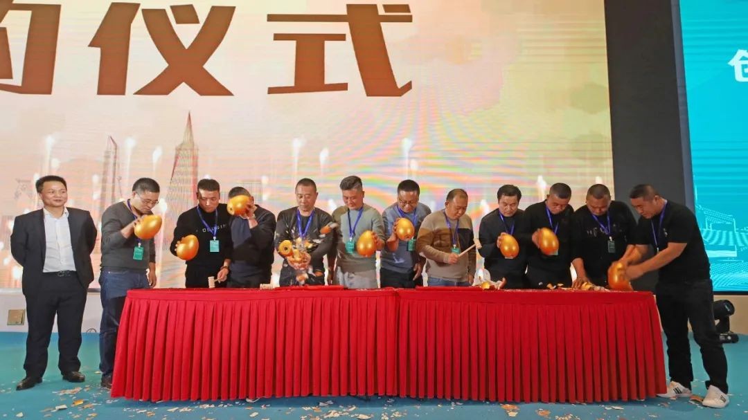 百台装备，成交额3.6亿！尊龙凯时官网网址智能“圈粉”六朝古都