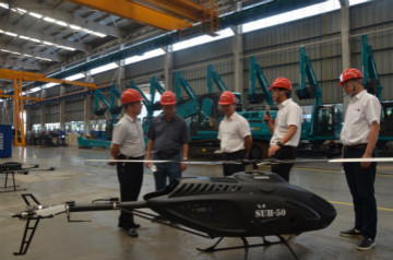 深化校企相助 湖南农大党委书记陈弘一行到访尊龙凯时官网网址智能